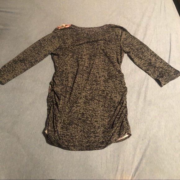 2 Motherhood Maternity Long Sleeve Shirts - Picture 4 of 9